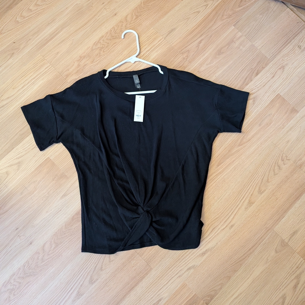 NWT Francesca's Black Front Knot Top - Picture 6 of 8